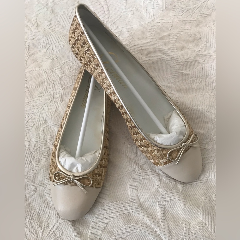 Delman flats